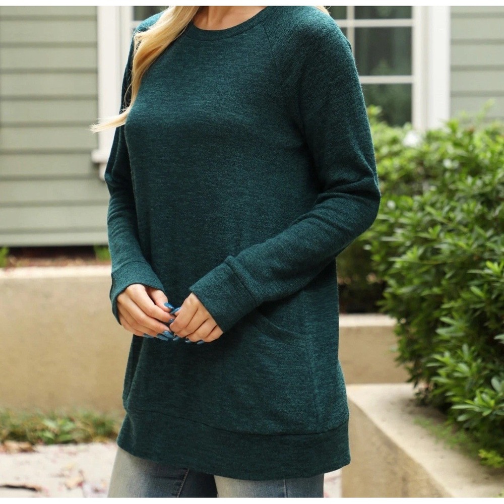 You & Me Tunic Top Women Size Medium Hunter Green Raglan Long Sleeve Pocket Knit